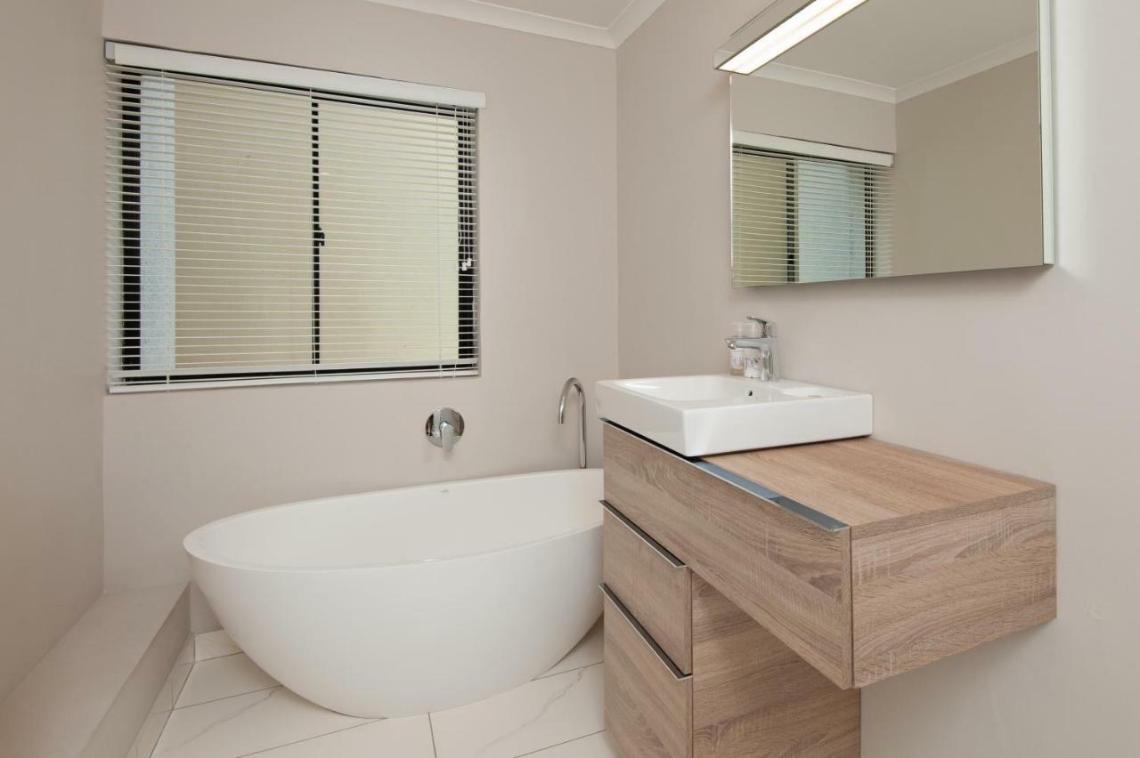 הרמנוס The Sun, Whales & Waves - Seafront Apartment מראה חיצוני תמונה