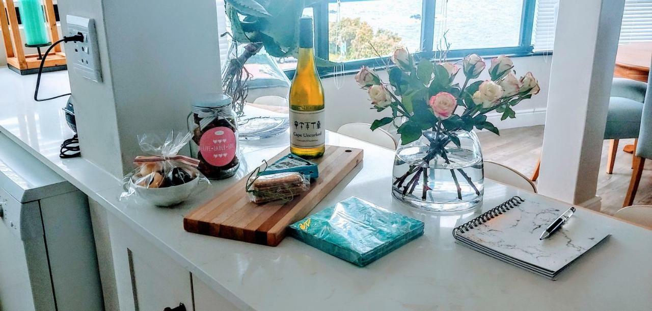 הרמנוס The Sun, Whales & Waves - Seafront Apartment מראה חיצוני תמונה